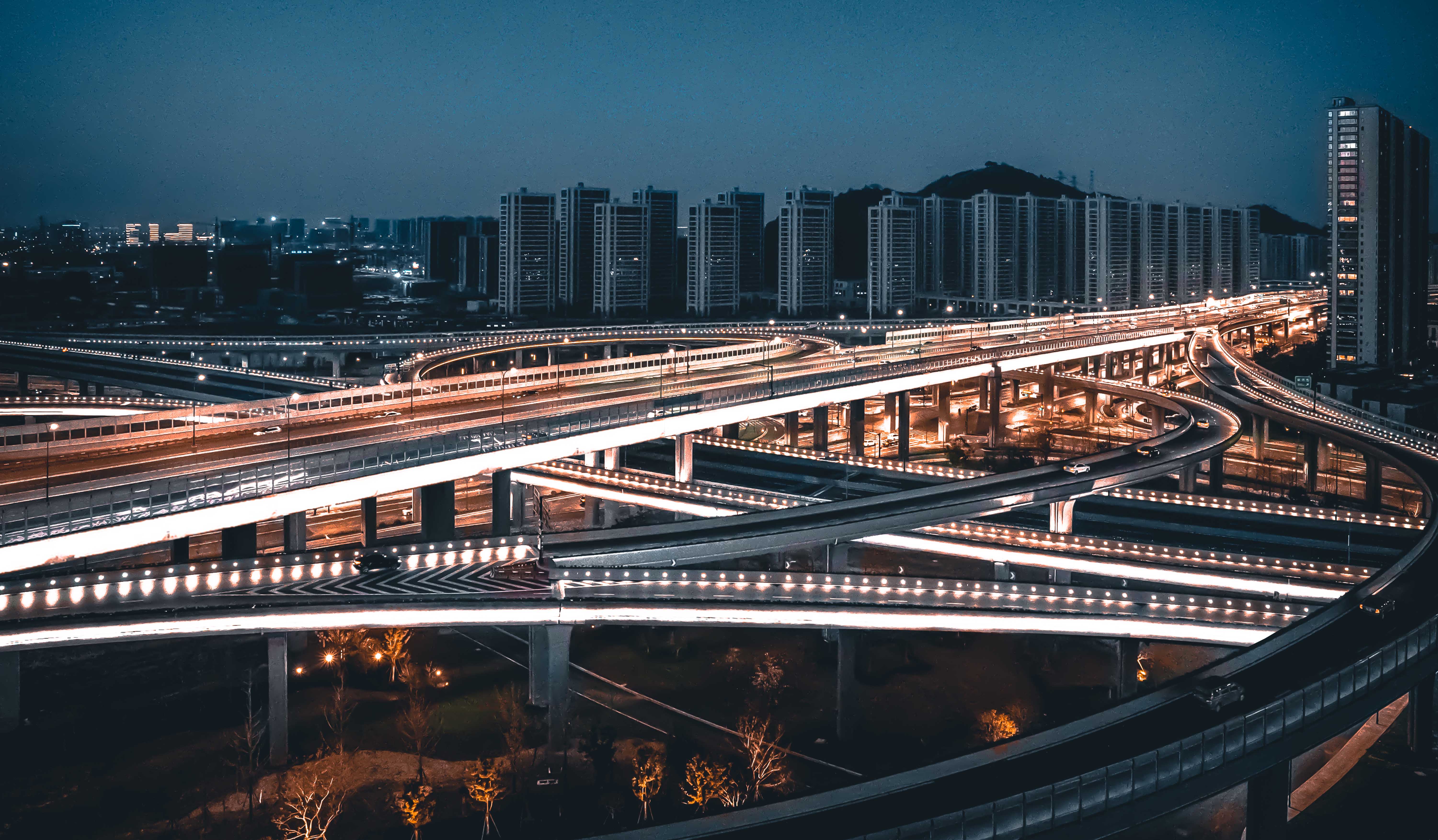 铁路杭州南站综合交通枢纽配套彩虹快速路 (市心路-东入城口已建段）项目道路附属配套工程